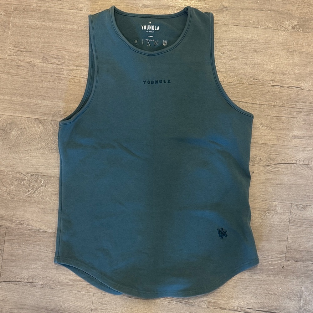 Young LA tank. Size XL